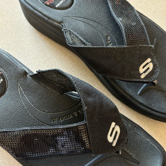 Skechers Tone Ups Black Sequin Platform Flip Sandals - Picture 2 of 8